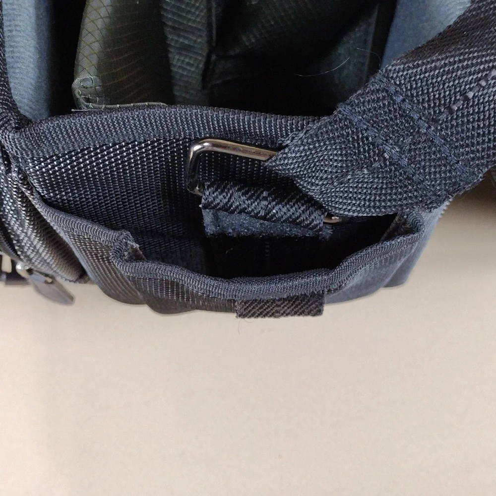 Nikon Black Utility Digital DSLR Camera Outdoor Casual Crossbody Padded Bag